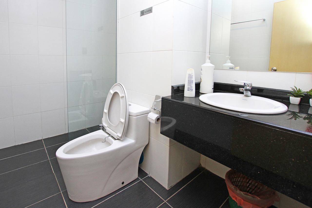 Bernard Holiday Home @ Imperial Suites Kuching Kültér fotó