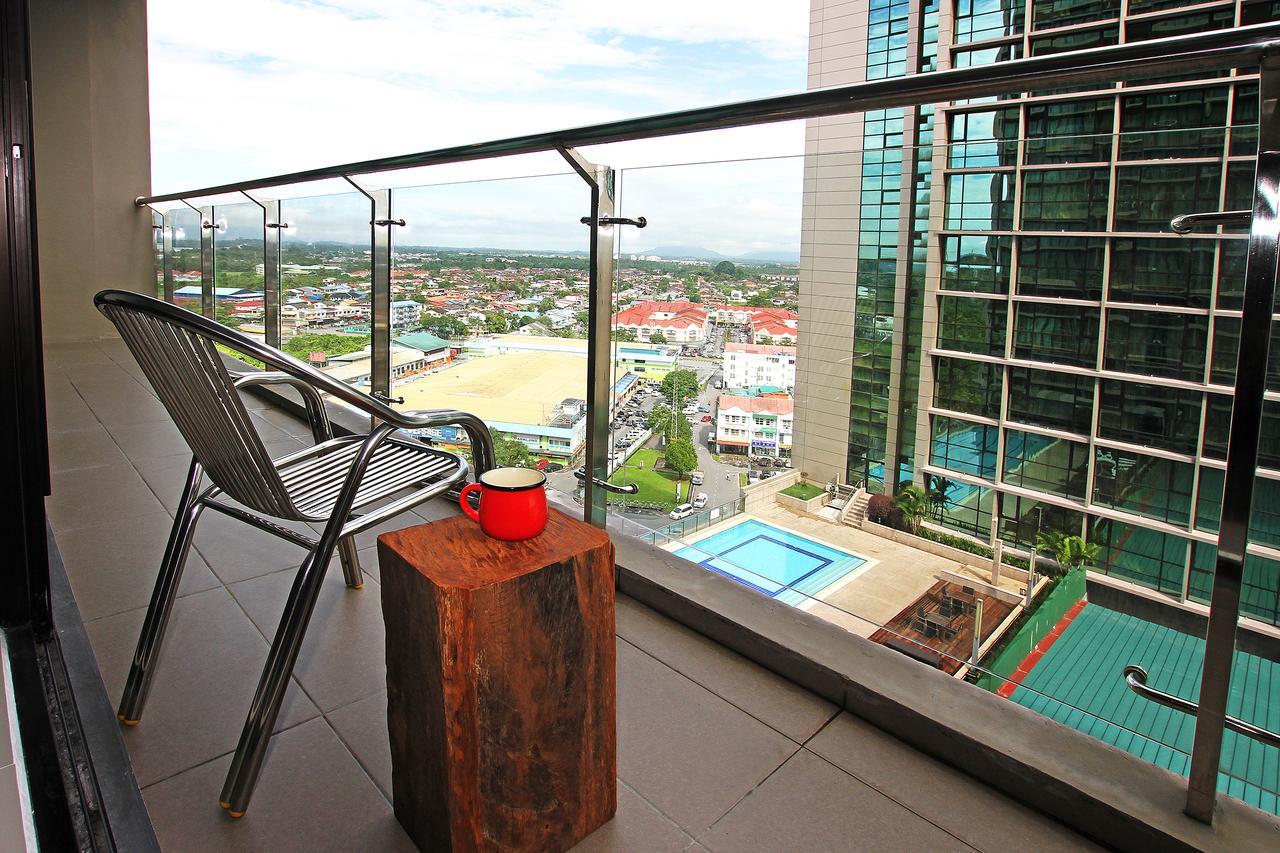 Bernard Holiday Home @ Imperial Suites Kuching Kültér fotó